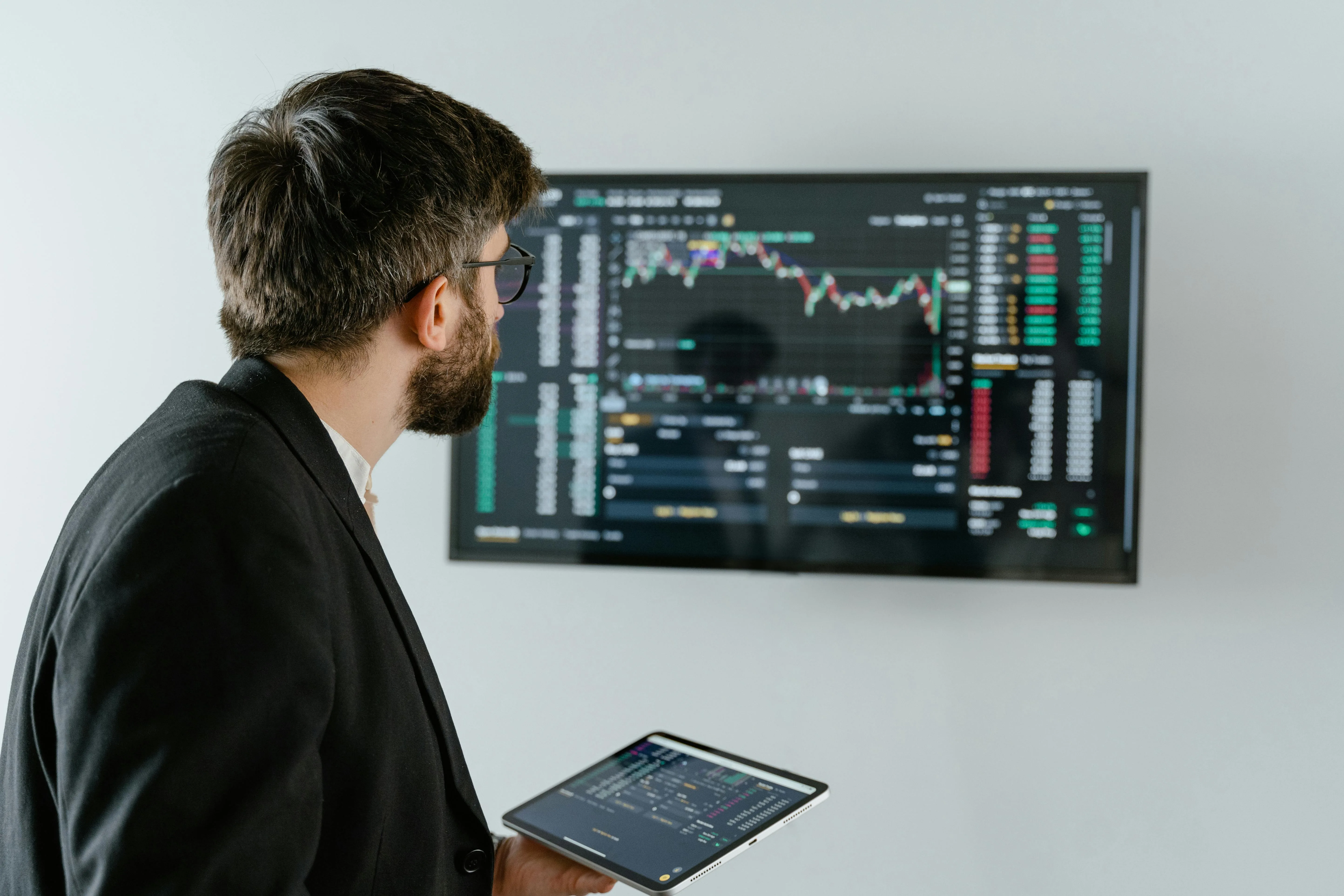 Professional stock market consultant